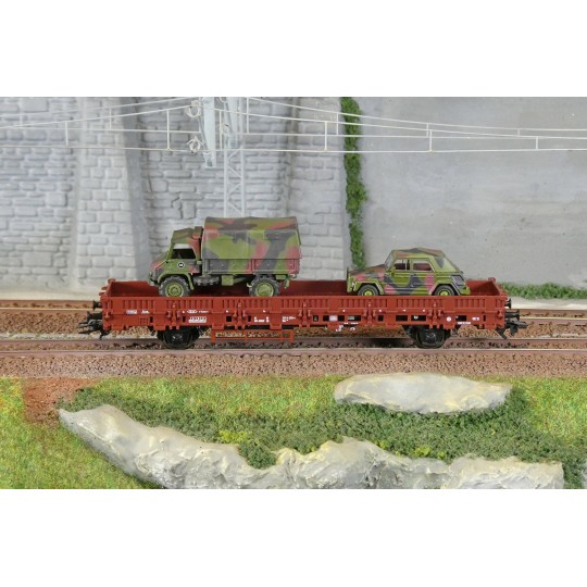 Marklin_46929-Marklin 46929 Kb 443 staking wagon, DB, with VW 181 Kübelwagen and Unimog S 404