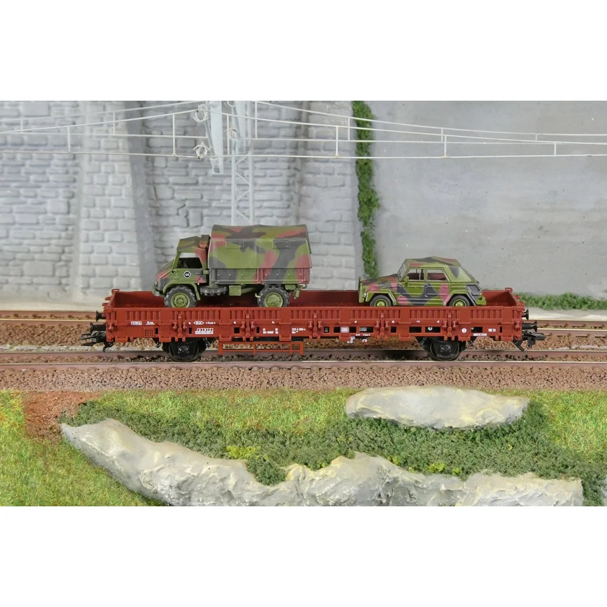 Marklin 46929 Kb 443 staking wagon, DB, with VW 181 Kübelwagen and ... Marklin 46929 Kb 443 staking wagon, DB, with VW 181 Kübelwagen and ...