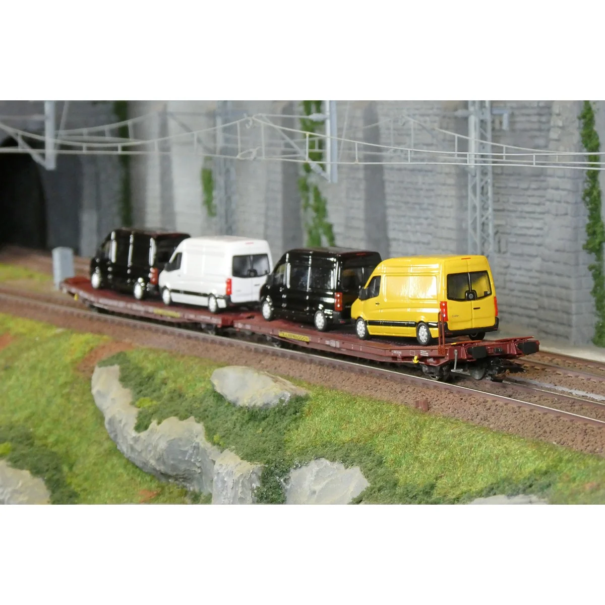 Trix 24428 Laads 800B Articulated Flat Wagons, Transwaggon, loaded ...