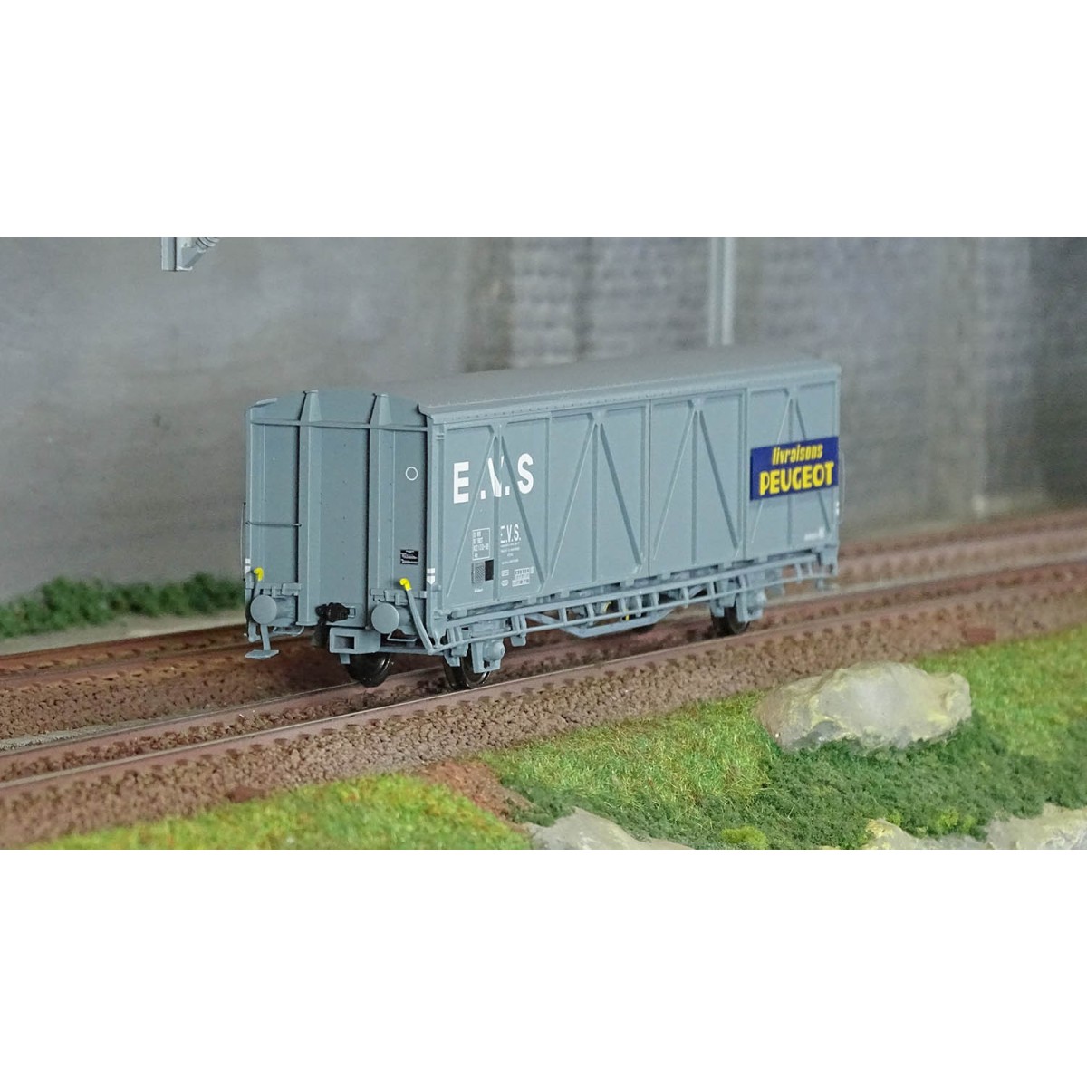 LS Models 30685 EVS Wagon, HS, SNCF, grey, reinforced walls, PEUGEO...