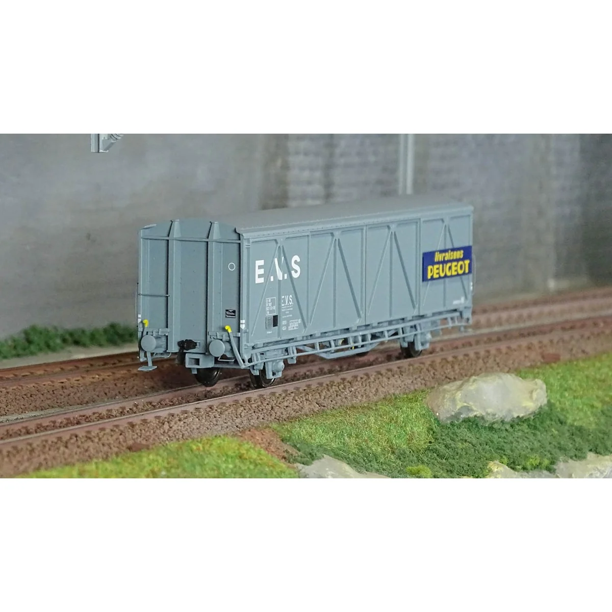 LS Models 30685 EVS Wagon, HS, SNCF, grey, reinforced walls, PEUGEO... LS Models 30685 EVS Wagon, HS, SNCF, grey, reinforced walls, PEUGEO...