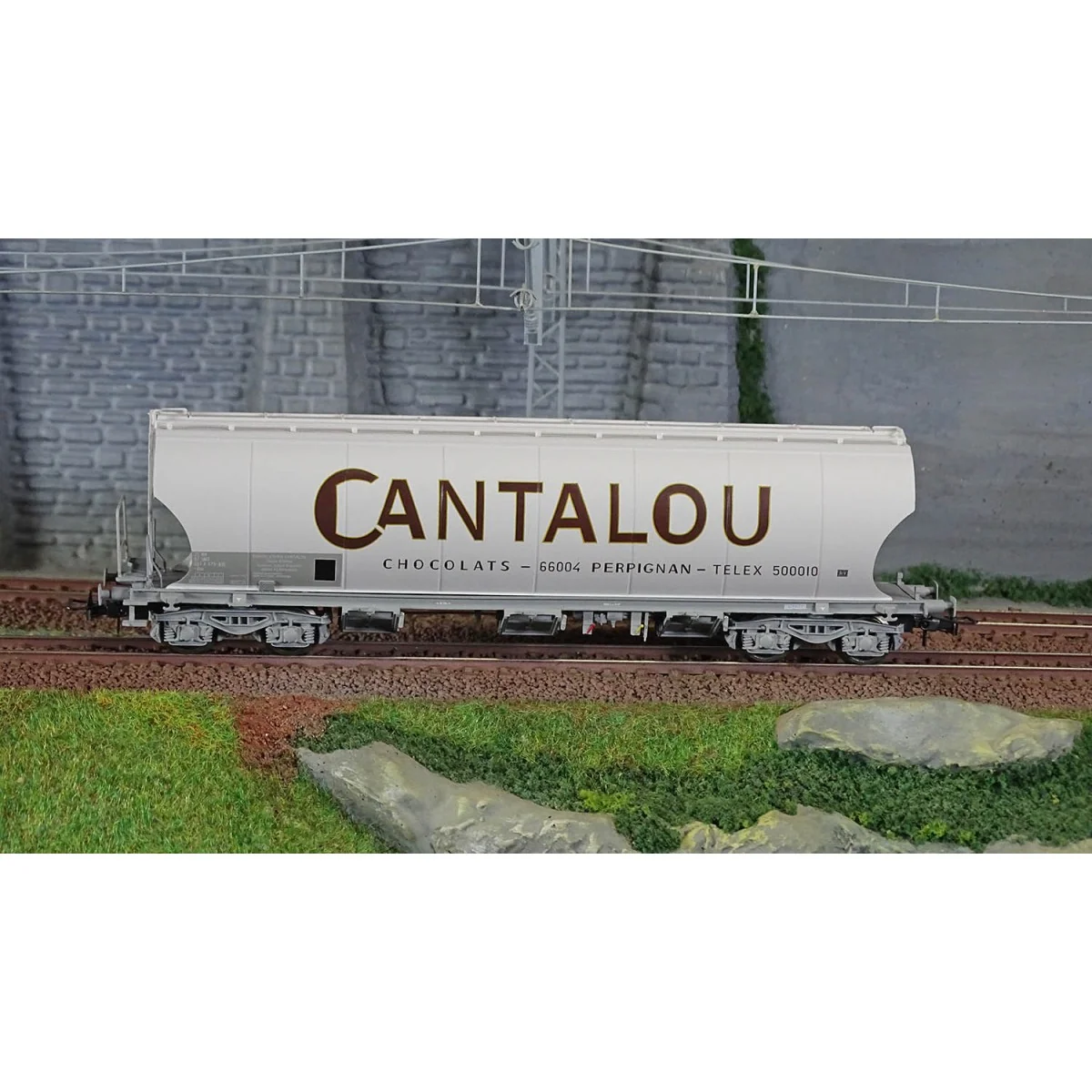 Jouef HJS6304 Bogie hopper wagons with curved sides, for transporti...