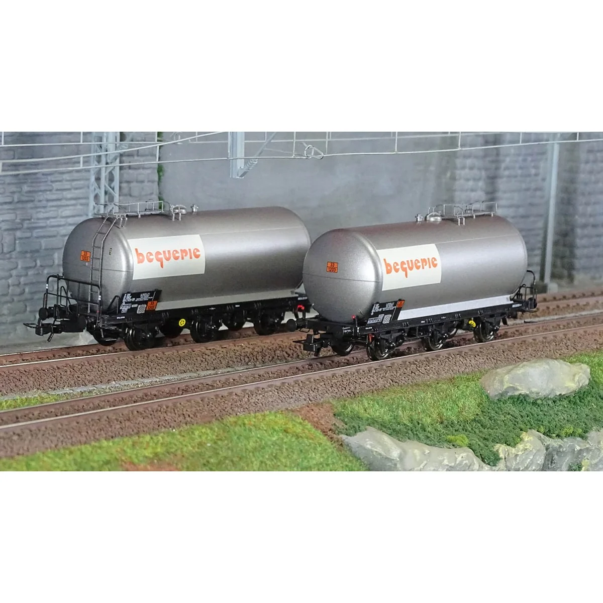 Jouef HJS6227 Set de 2 wagons citernes 3 essieux, Beguerie Jouef HJS6227 - 1