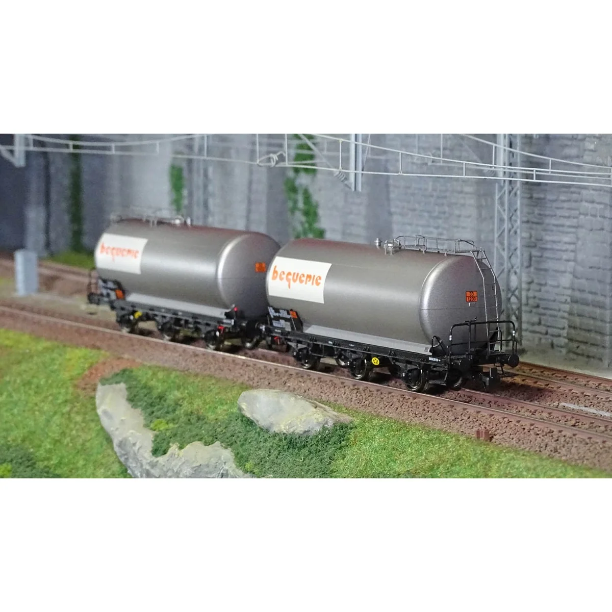 Jouef HJS6227 Set de 2 wagons citernes 3 essieux, Beguerie Jouef HJS6227 - 4