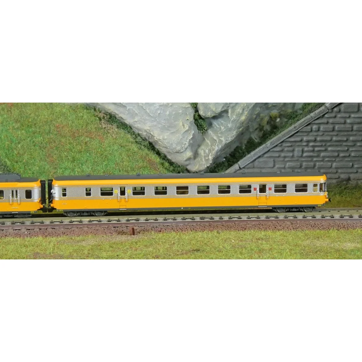 Arnold HN2636 RGP 2 modernized diesel railcar, SNCF, orange/silver,...