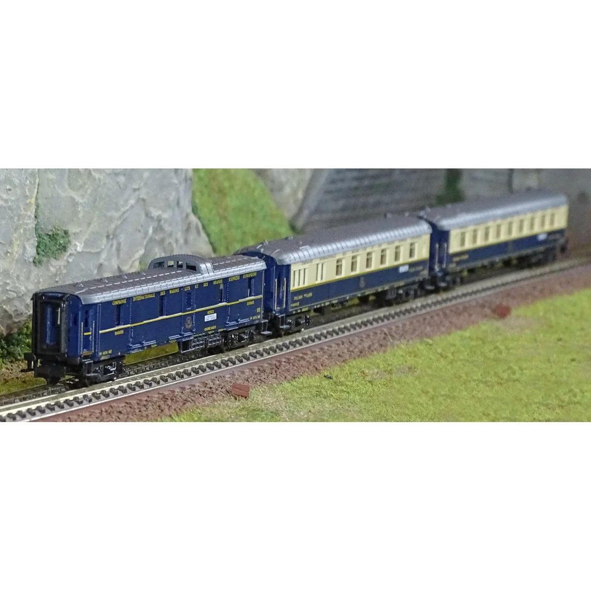 Arnold HN4490 Set de 3 voitures voyageurs "Edelweiss Pullman Express", CIWL, DD3/VPC Flèche d'Or/VP Étoile du Nord, échelle N Ar