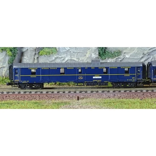 HN4490-Arnold HN4490 Set of 3 passenger cars "Edelweiss Pullman Express", CIWL, DD3/VPC Golden Arrow/VP North Star, N scale