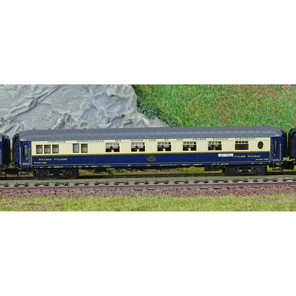 Arnold HN4491 Set of 3 passenger cars "Edelweiss Pullman Express", ... Arnold HN4491 Set of 3 passenger cars "Edelweiss Pullman Express", ...