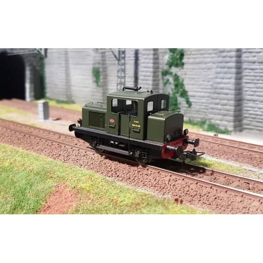 MB-090-Ree Modeles MB 090 Locotracteur MOYSE 32 TDE, SNCF, Vert 306, Traverse rouge, phare Marchal