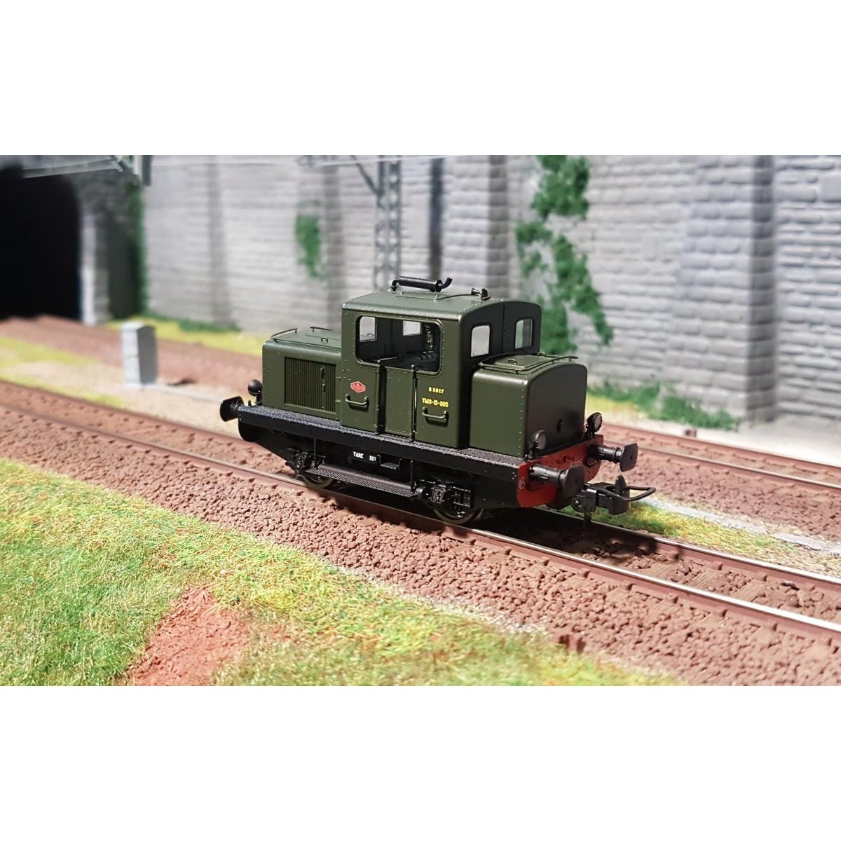 Ree Modeles MB 090 MOYSE 32 TDE shunting locomotive, SNCF, Green 30...