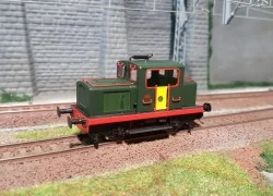 Ree Modeles MB 091S Moyse 32 TDE Industrial Locomotive, Green, Yell...