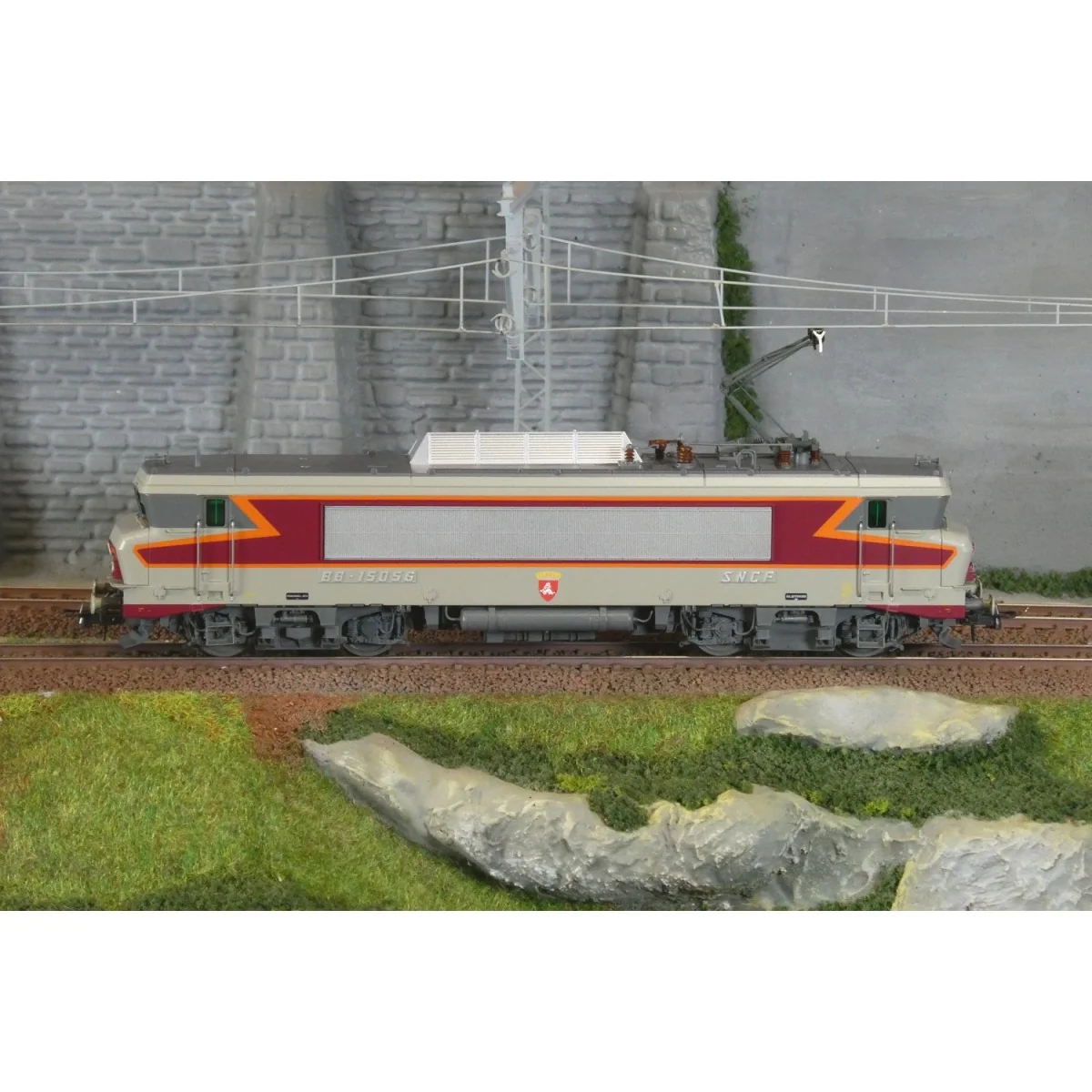 Roco 7500136 BB 15056 electric locomotive, SNCF, Vannes coat of arms