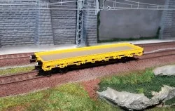 Viessmann 2315 Yellow flat wagon with axles, motorized and with sou...