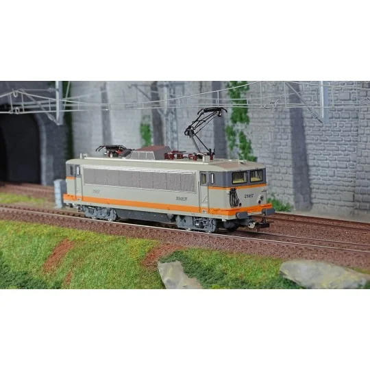 Piko_96539-Piko 96539 BB 25657 electric locomotive, SNCF, "noodle" logo, concrete livery