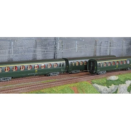 VB-499-Ree Modeles VB499 Set of 3 lightweight "Sausage" coaches, ETAT, A8/B10/A6d, green 301, ep. IV, illuminated