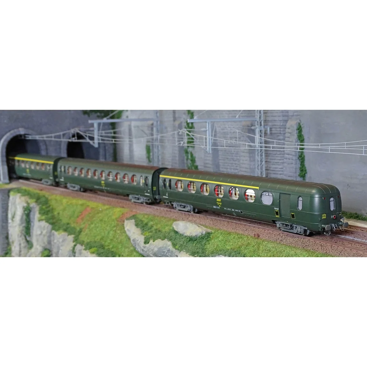 Ree Modeles VB499 Set of 3 lightweight "Sausage" coaches, ETAT, A8/...