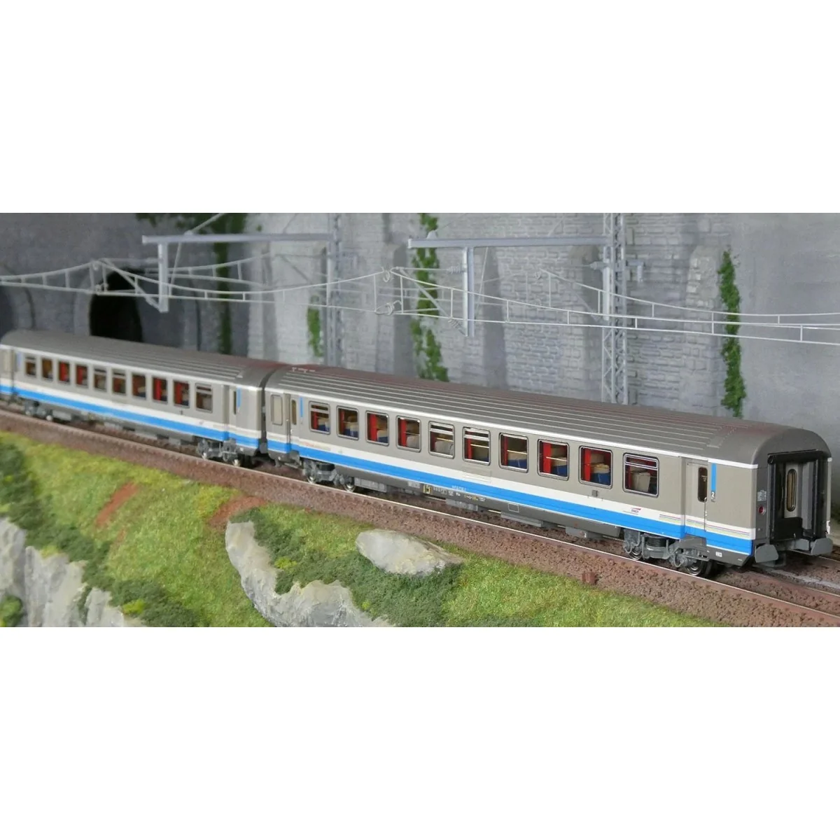 LS Models 41217 Set of 2 VTU coaches, B10tux / B10tux, TER Rhône-Al... LS Models 41217 Set of 2 VTU coaches, B10tux / B10tux, TER Rhône-Al...