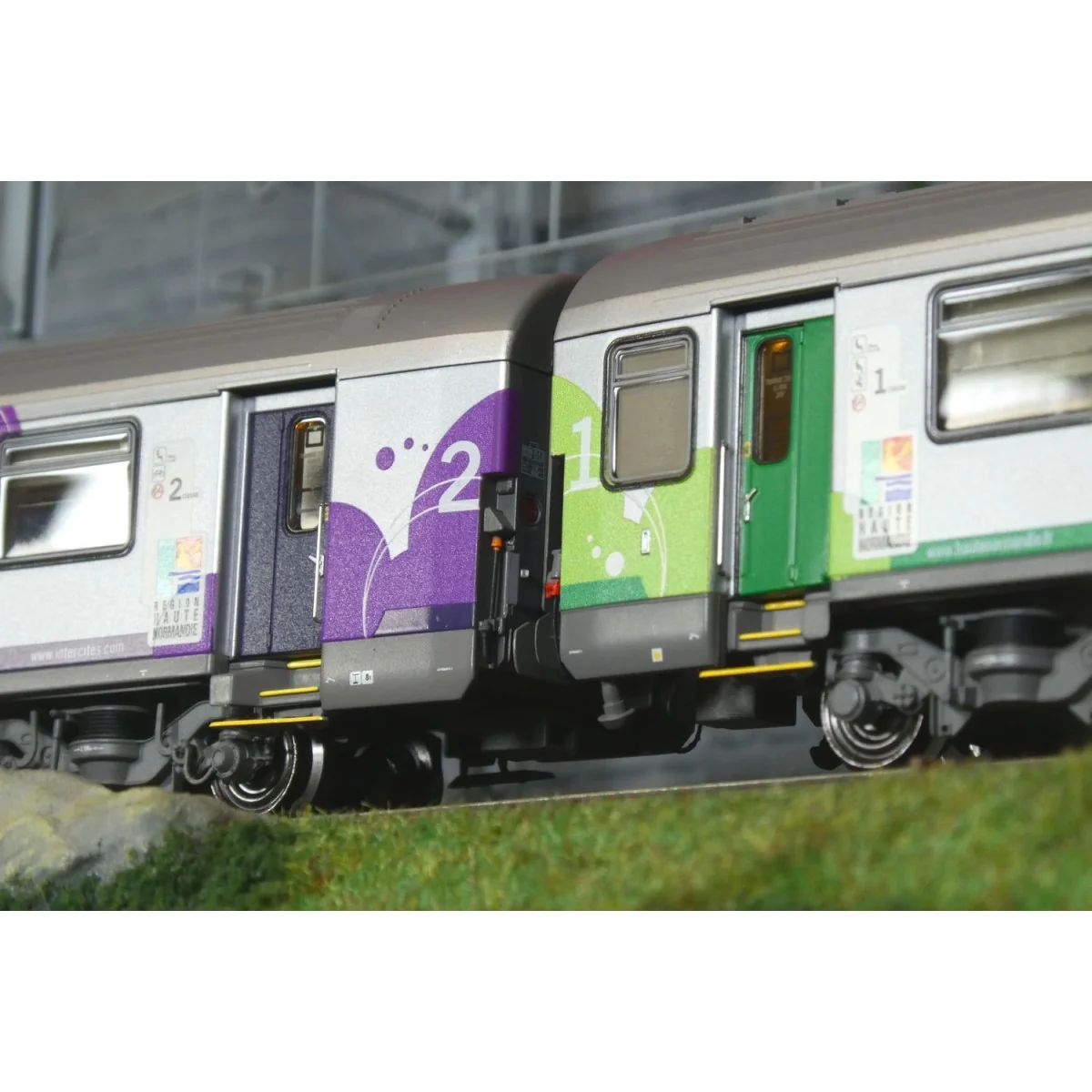 LS Models 41251DC Set de 3 voitures VU + VTU, voiture pilote, SNCF, Intercités Haute-Normandie, logo Carmillon, éclairage Ls mod