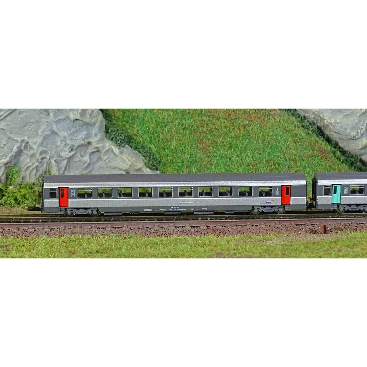 Azar V01-CPP1 Set de 2 voitures Corail Vtu, 1ère + 2ème classe, SNCF, logo Casquette, Z 1/220 AZAR Models AZAR_V01-CPP1 - 2 Azar V01-CPP1 Set de 2 voitures Corail Vtu, 1ère + 2ème classe, SNCF, logo Casquette, Z 1/220 AZAR Models AZAR_V01-CPP1 - 2