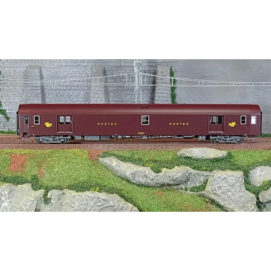 LSM_40426-LS Models 40426 Voiture Postale UIC, brun PTT, PA UIC, SNCF