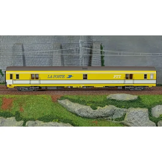 LSM_40429-LS Models 40429 Voiture Postale UIC, jaune/blanc, toit gris, PA UIC, SNCF