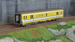 LS Models 40429 Voiture Postale UIC, jaune/blanc, toit gris, PA UIC, SNCF Ls models LSM_40429 - 1