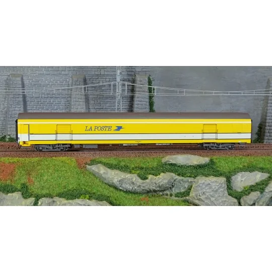 LSM_40448-LS Models 40448 Voiture Postale UIC, jaune/blanc, toit gris, portes roulantes, PA UIC, SNCF