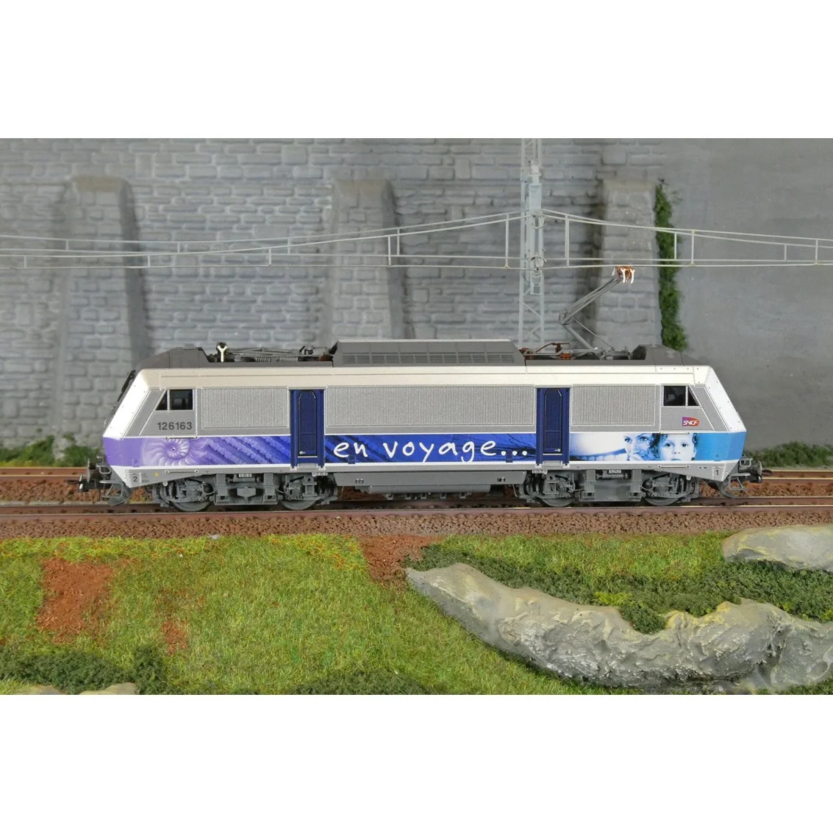 Roco 7510143 Locomotive électrique BB 126163, SNCF, livrée En Voyage, digitale sonore Roco Roco_7510143 - 2 Roco 7510143 Locomotive électrique BB 126163, SNCF, livrée En Voyage, digitale sonore Roco Roco_7510143 - 2