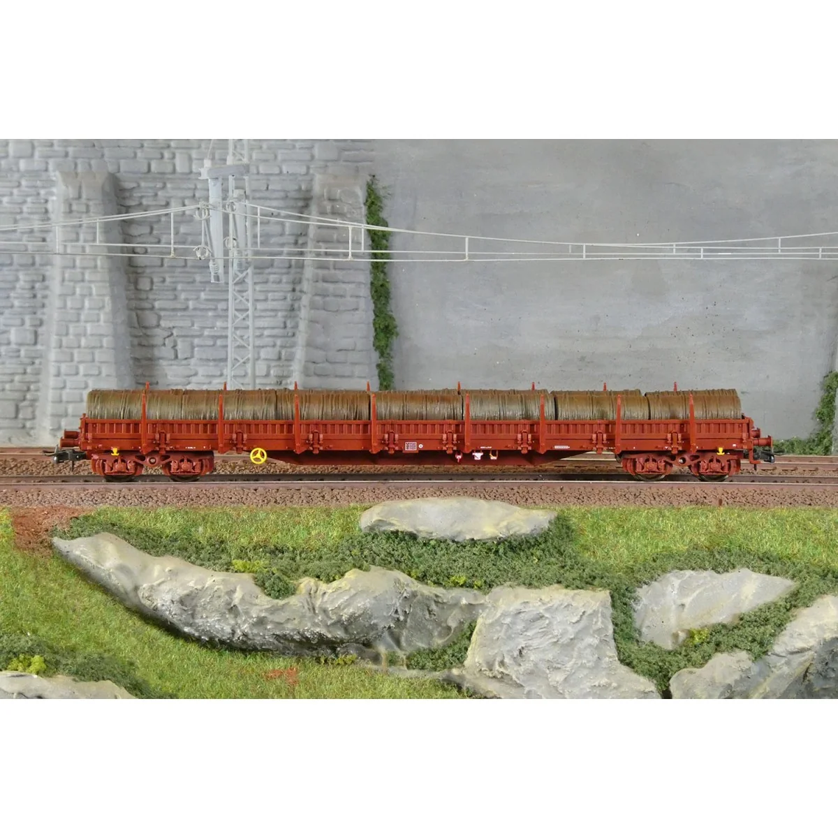 Roco 6600184 Log-carrying wagon, type Res, SNCF, loaded with reels ...