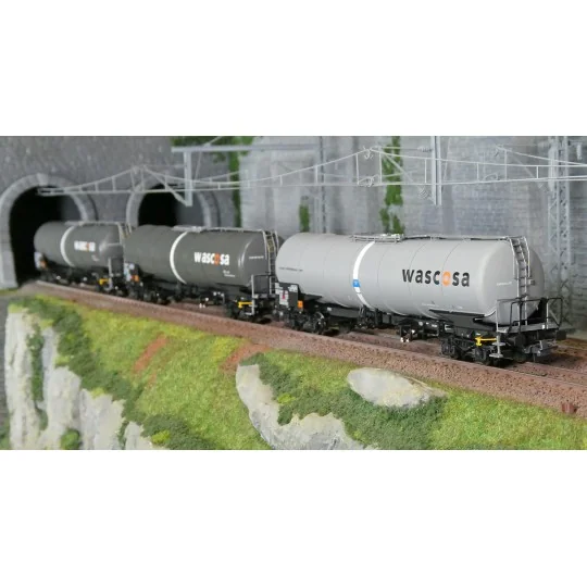 Roco_6600143-Roco 6600143 Set of 3 bogie tank wagons, Zacns type, Wascosa