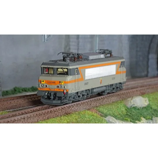 Lsm_11104-Ls Models 11104 SNCF BB 22399 electric locomotive, concrete grey/orange, Nouille logo, Mormant coat of arms, Villeneuve
