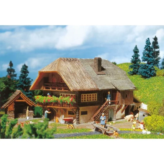 Faller_131324-Maquette, Ferme de la Forêt-Noire - Faller 131324