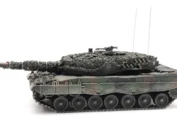 Artitec 6870110 Leopard 2A4 Flecktarn tank, combat-ready