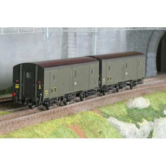MW_102-Models World 102 Set of 2 three-axle baggage cars, PLM, Dqd2m, Green 306, ep.IIIb, end-of-train lights