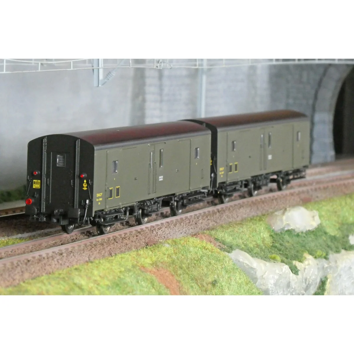 Models World 102 Set of 2 three-axle baggage cars, PLM, Dqd2m, Gree...