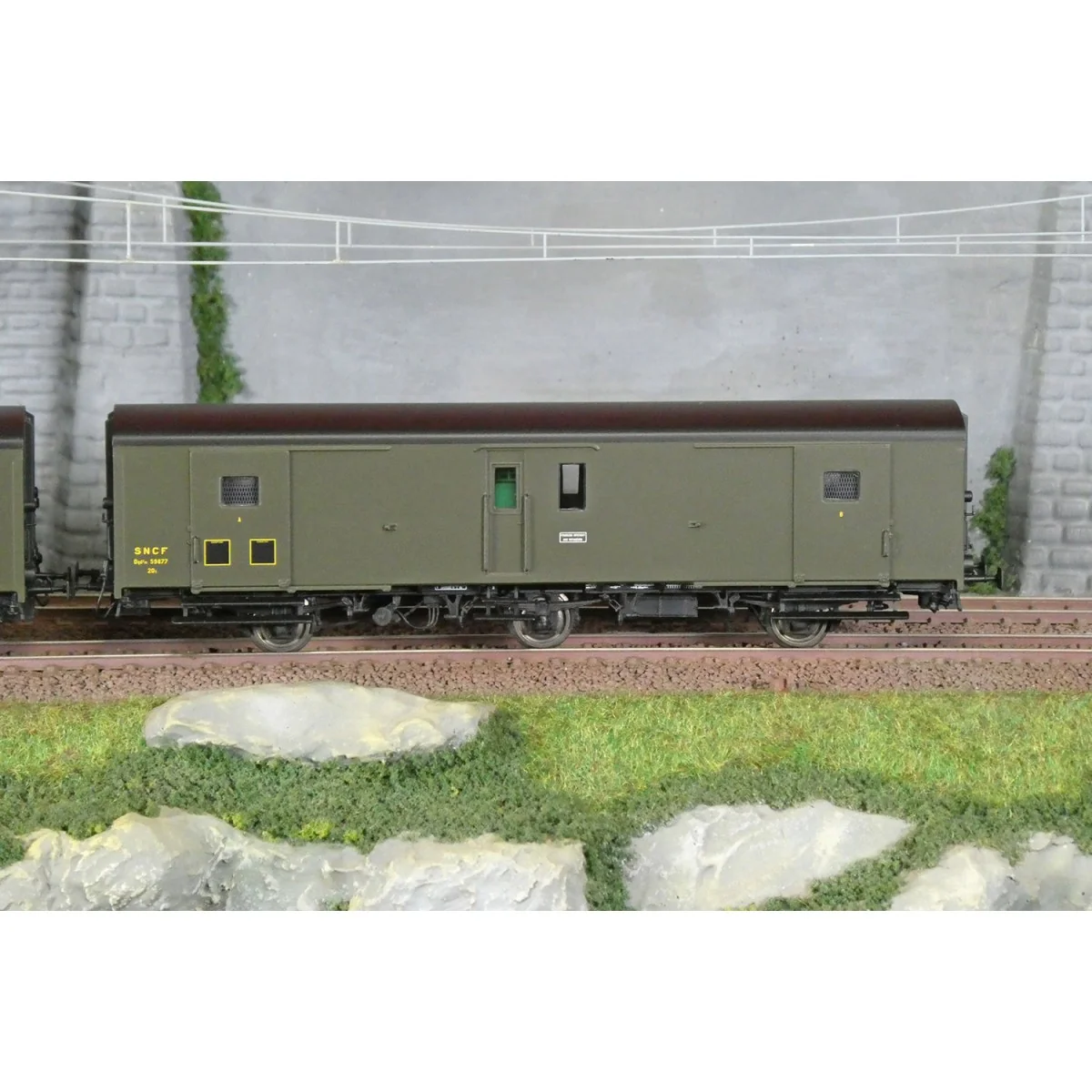 Models World 102 Set of 2 three-axle baggage cars, PLM, Dqd2m, Gree...