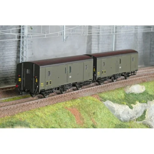 MW_104-Models World 104 Set of 2 3-axle baggage cars, PLM, Dqd2m, Green 306, ep.IIIc-d , end-of-train lights