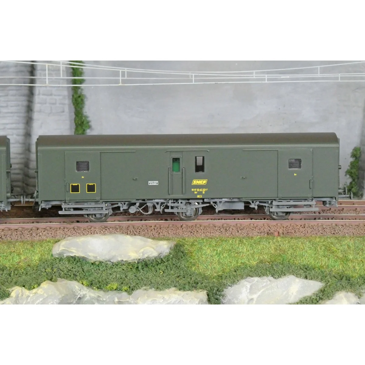 Models World 108 Set of 2 three-axle baggage cars, PLM, Dd2, Green ...