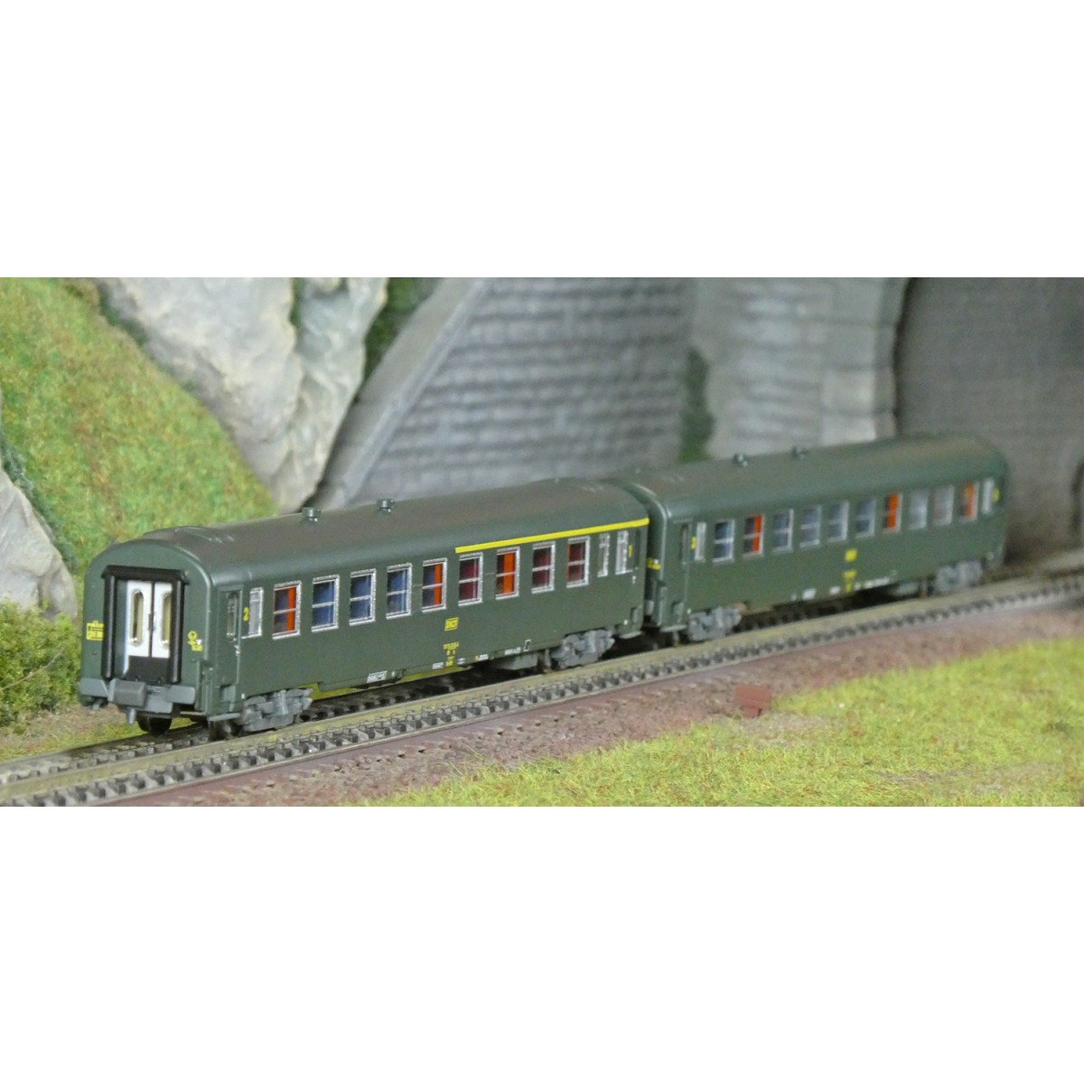 REE Modeles NW258 Set of 2 UIC, SNCF passenger cars, A4B5 and B10 G...