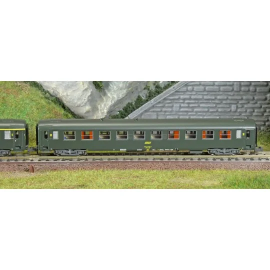 NW-258-REE Modeles NW258 Set de 2 voitures voyageurs UIC, SNCF, A4B5 et B10 Vertes, logo jaune encadré, ep.IV, N- 1/160