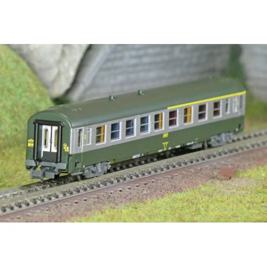 NW-259-REE Modeles NW259 Voiture voyageurs UIC, SNCF, A4B5 Verte/Alu, logo jaune encadré, ep.IV, N- 1/160