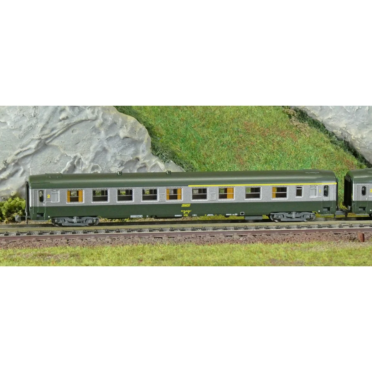 REE Modeles NW261 Set of 2 UIC, SNCF passenger cars, A4B5 and B5D G...
