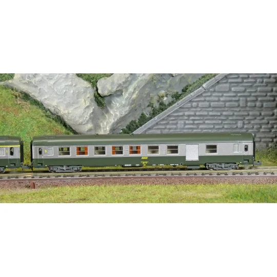 NW-261-REE Modeles NW261 Set of 2 UIC, SNCF passenger cars, A4B5 and B5D Green/Aluminum, yellow framed logo, ep.IV, N- 1/160