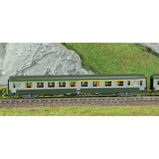 NW-263-REE Modeles NW263 Set de 2 voitures voyageurs UIC, SNCF, A4B5 et B10 Verte/Gris béton, logo blanc encadré, ep.V, N- 1/160