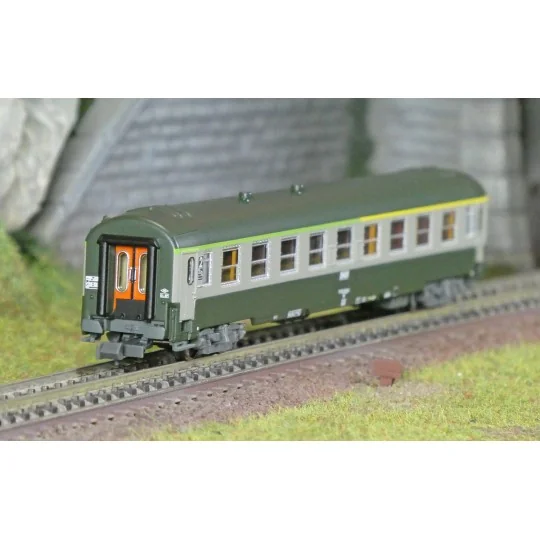 NW-264-REE Modeles NW264 Voiture voyageurs UIC, SNCF, A4B5 ex-A9 Verte/Gris béton, logo blanc encadré, ep.V, N- 1/160