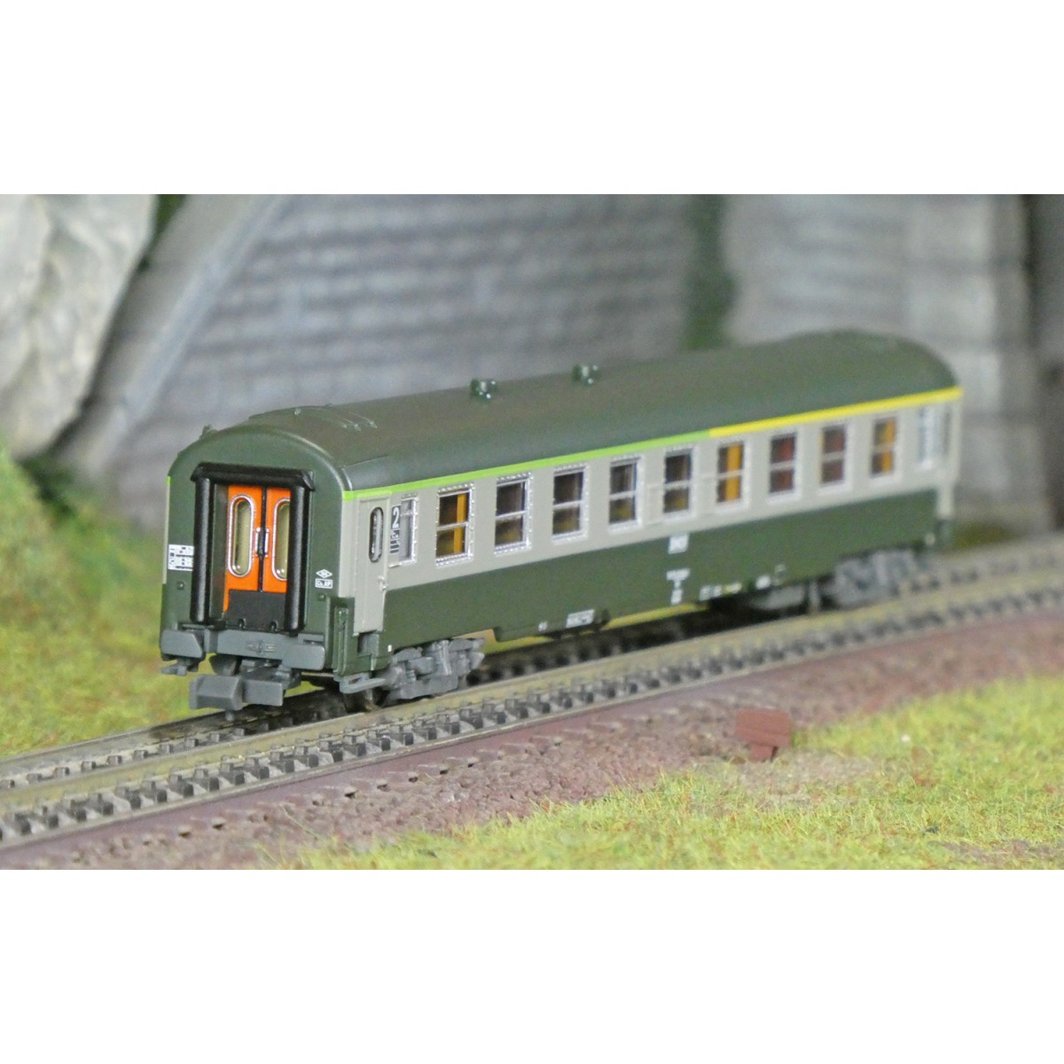 REE Modeles NW264 UIC passenger car, SNCF, A4B5 ex-A9 Green/Concret...