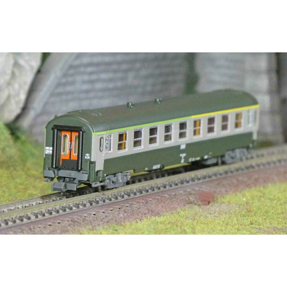 REE Modeles NW264 UIC passenger car, SNCF, A4B5 ex-A9 Green/Concret...