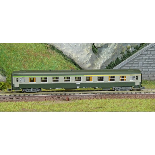 NW-264-REE Modeles NW264 Voiture voyageurs UIC, SNCF, A4B5 ex-A9 Verte/Gris béton, logo blanc encadré, ep.V, N- 1/160