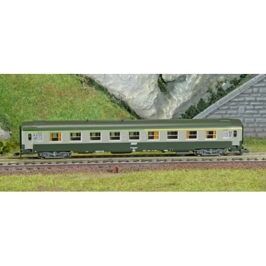 NW-264-REE Modeles NW264 Voiture voyageurs UIC, SNCF, A4B5 ex-A9 Verte/Gris béton, logo blanc encadré, ep.V, N- 1/160