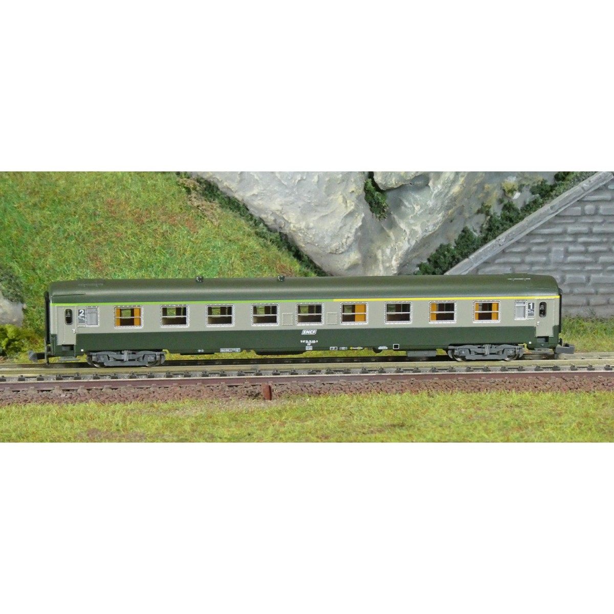 REE Modeles NW264 Voiture voyageurs UIC, SNCF, A4B5 ex-A9 Verte/Gris béton, logo blanc encadré, ep.V, N- 1/160 Ree Modeles NW-26